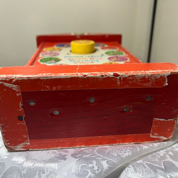 Vintage Fisher-Price schoolhouse clock, 1968 musical wind up child’s learning - Picture 5 of 5